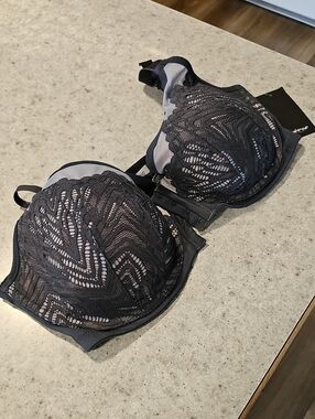 Deesse Lingerie Nwt Black And Gray 38DDD Lace Underwire Bra